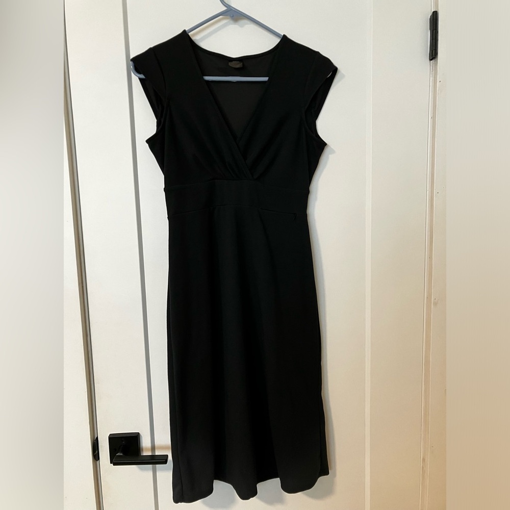 REI Black V-Neck Dress